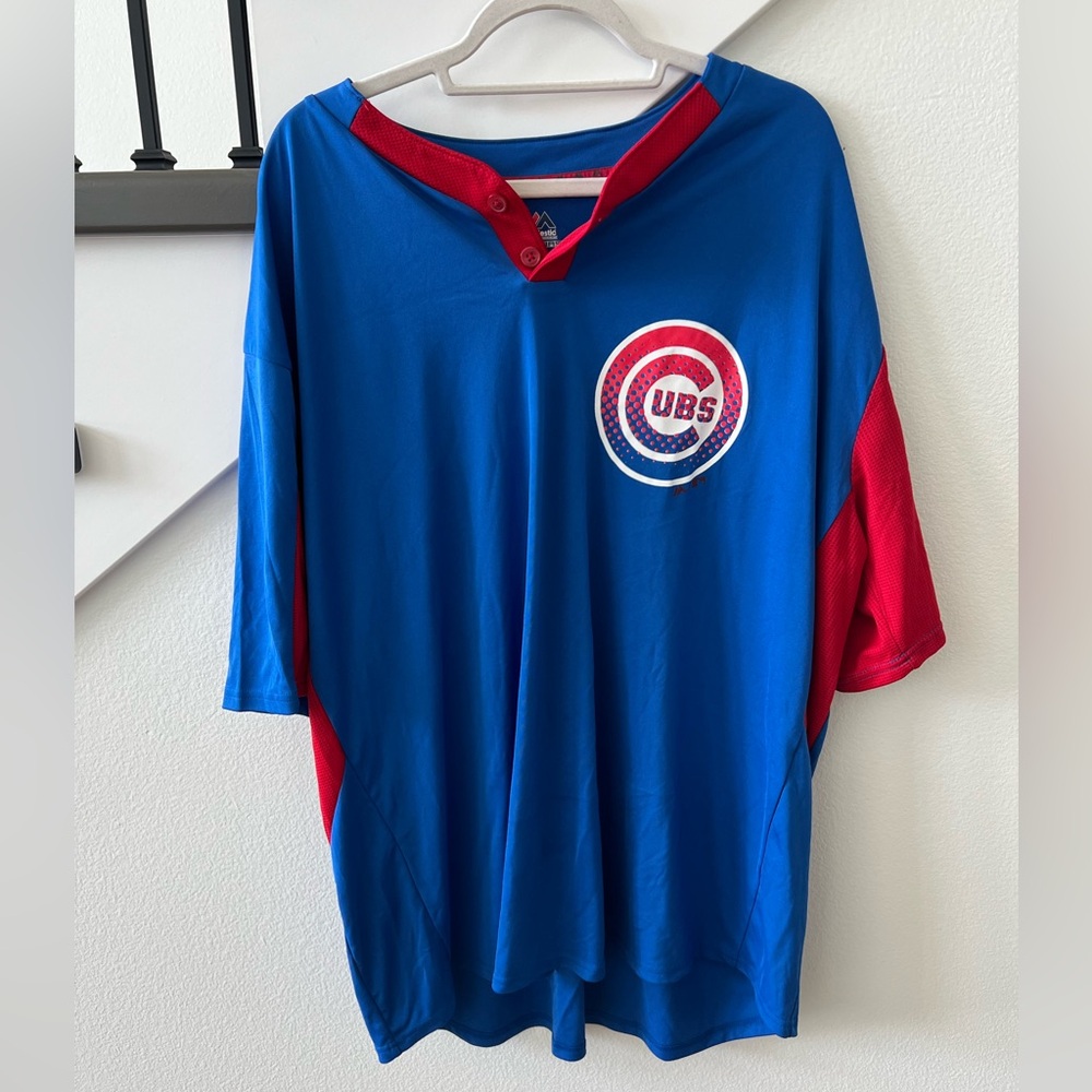 NWOT Majestic Cubs Shirt